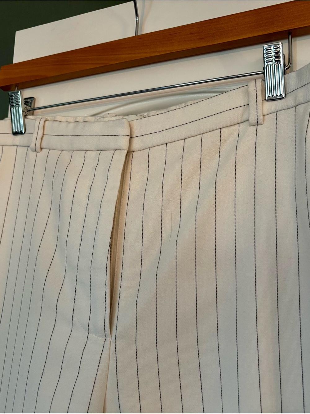 Abercrombie & Fitch Women's Cream Pinstripe Wide-Leg Sloane Trousers - Picture 5 of 9